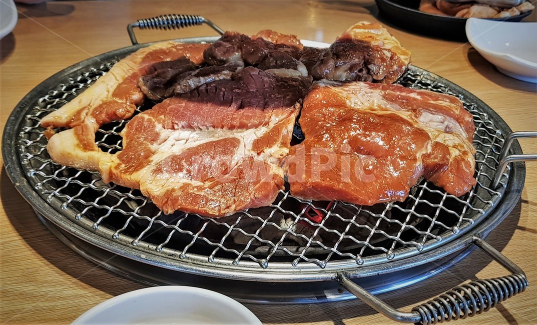 돼지갈비,갈비,돼지고기,회식,외식,고기,숯불구이,육식,음식,식재료,요리,food,cook,meal,dishes,food reserves,육류,고기,meat