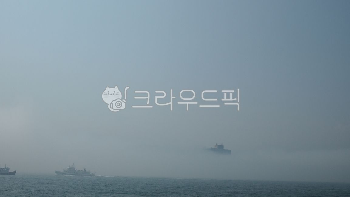 해무,바다안개,바다,안개낀바다,표류,선박,날씨,nature,자연,안개,fog,outdoors,weather,seafog,sea,seafog,drift