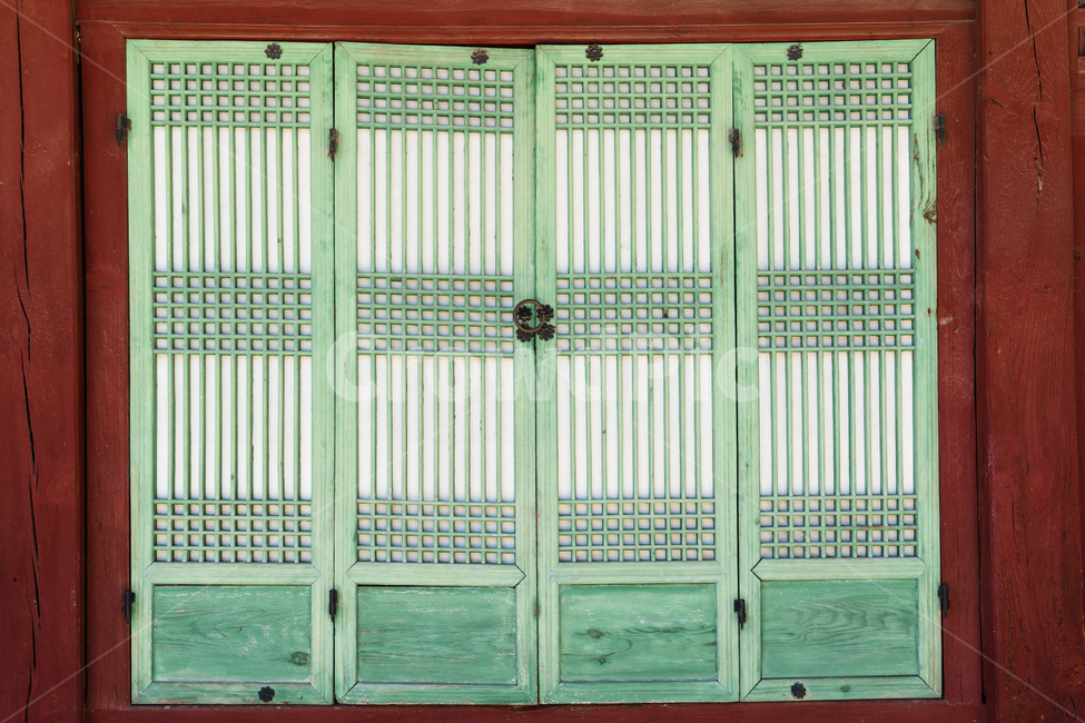 전통,경복궁,고궁,대한민국,야외,나무,목조,목재,목조건물,문화재,조선시대,화려한,색깔,건축,한옥,문,문고리,금속,한국전통,한국문화,korean traditional,korean culture