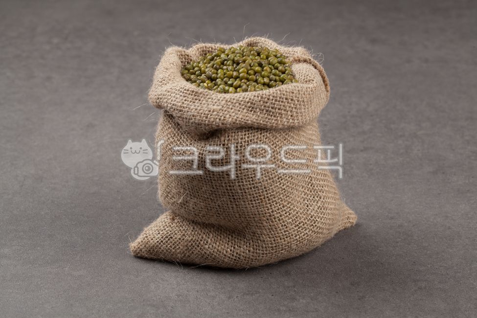 Bindaetteok,Grain,foodwind,health,pancake,multigrain,bowl,green gram,food,mungbean,plant,Spoon,mung bean pancake,spoon,grain,healthfood