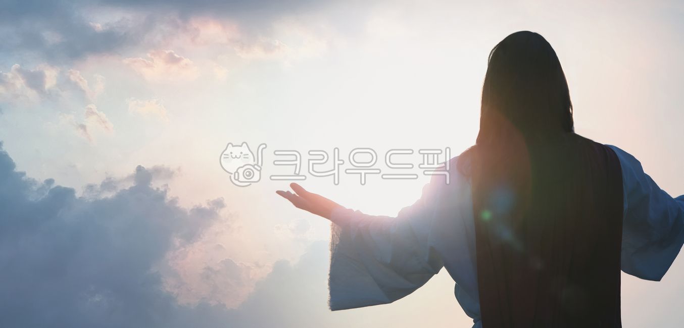 beam,symbol,towards the sky,pray,cloud,Worship,sky,Catholic,sacrifice,Jesus Christ,resurrection,heaven,glory,Passion,light,background,Gospel,silhouette,missionary,trust,Easter,father,church,bright,faith,sun,desperately,hardship,Jesus,Open your arms,The Cr