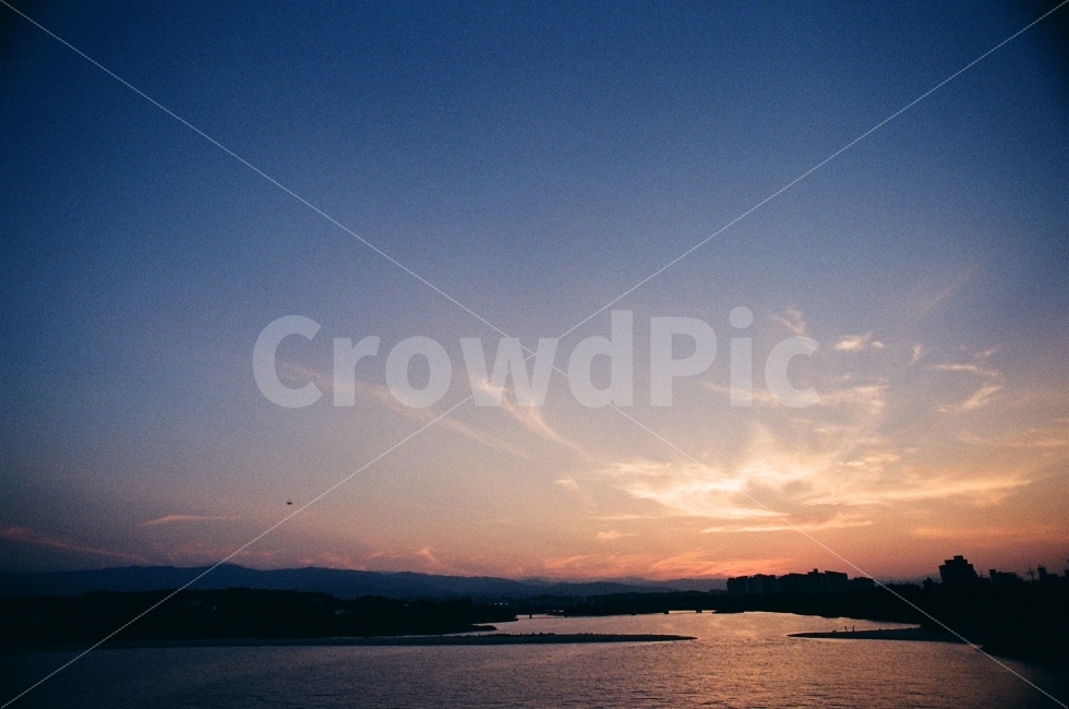 풍경,필름사진,강원도,강릉,일몰,자연,풍경,nature,landscape,감성,sensible,feeling,outdoors,옥외,sky,하늘,dusk,황혼,dawn,새벽,red sky,붉은 하늘,sunset