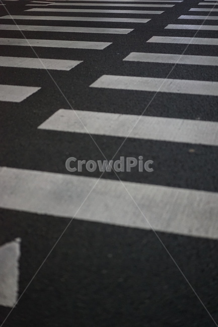 횡단보도,보도블럭,도로,교통,줄무늬,교통,교통수단,traffic,transportation