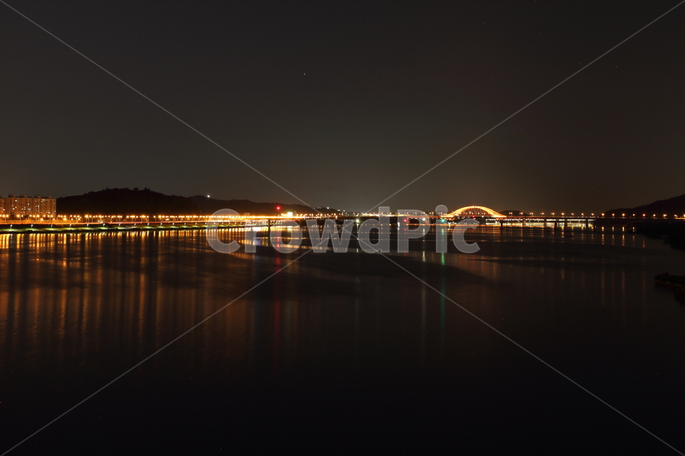 night view,Olympic Bridge,night,river scenery,long exposure,nightview,lighting,Banghwa Bridge,Han River,red lighting,hanriver,Seoul,light,river,bridge,lights