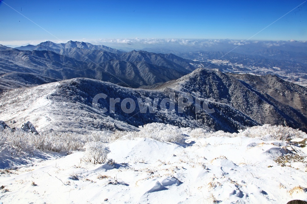 frost,서리,nature,자연,outdoors,옥외,ice,빙,mountain,산,mountainrange,산맥,glacier,빙하,snow,눈,scenery,상고대,무주,덕유산,덕유산설경,설경,설청봉,향적봉,중봉,경치,풍경,운해,겨울,계절,winter,season,자연,풍경,nature,landscape