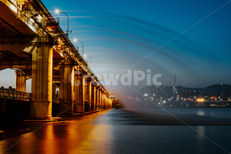 반포대교,잠수교,야경,반포한강공원,한강,일몰,매직아워,감성,seoul,hanriver,cityview,야경,밤,풍경,nightscape,night,landscape,water,물,waterfront,워터 프론트,port,포트,pier,교각