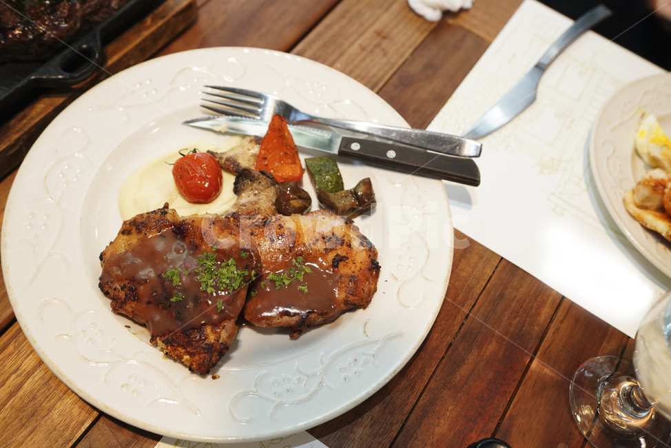 스테이크,양식,음식,먹거리,식사,푸드,고기,육식,육류,food,요리,음식,식재료,요리,food,cook,meal,dishes,food reserves,육류,고기,meat,양식,서양음식,서양요리,western food,western dishes,western meal,western cook