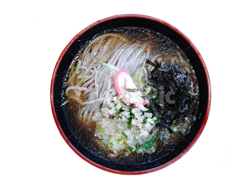 메밀국수,냉모밀,모밀,메밀,여름별미,면요리,점심,음식,시원한,cool,cook,lunch,food,쪽파,분홍색,김,검정색,초록색,살얼음,얼음,ice,면,noodle,푸드,소바,그릇,국수,간장,건강한식생활,파,일본,식사,어묵,갈색,아시아,무우,오이,더위,여름,누끼,remove background