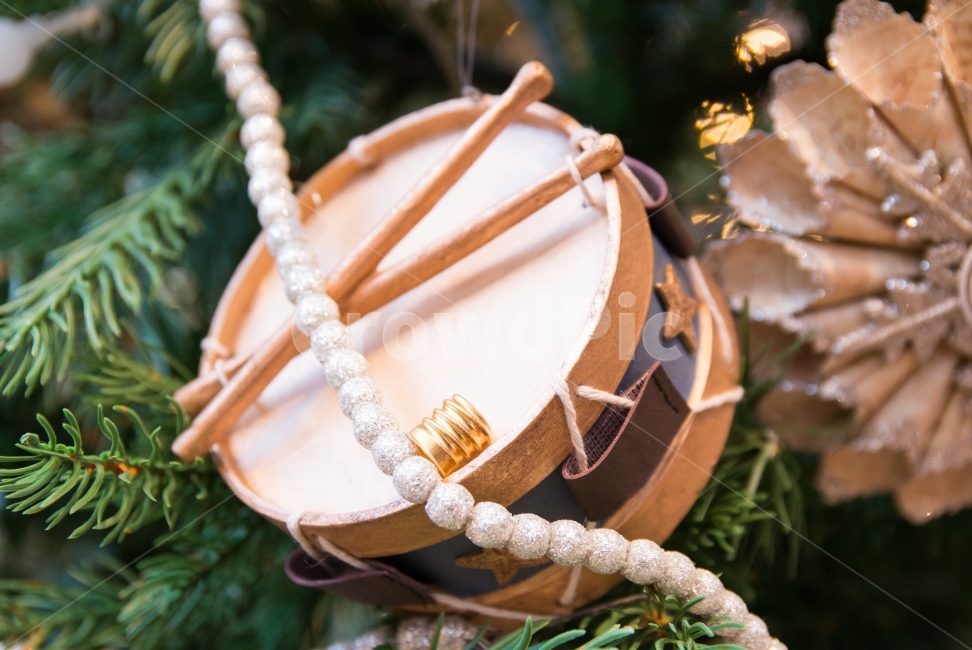 작은북,크리스마스,장식,오너먼트,xmas,christmas,겨울,명절,홀리데이,holiday,Ornament,오나먼트,장식품,즐거운,행복한,트리,크리스마스트리,트리장식,오브젝트,축제,아기자기한,앙증맞은,귀여운,소품,북,겨울,계절,winter,season,기념일,축하,anniversary,congratulation,celebrate,celebration,메리크리스마스,성탄절,merry christmas,사물,물건,오브젝트,thing,object,matter