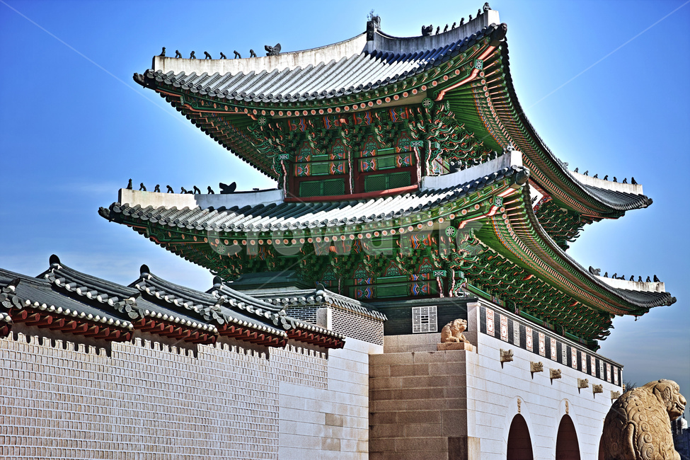 광화문,단청,지붕,전통건축,잡상,해치,파란하늘,화려한,한국전통,한국문화,korean traditional,korean culture,랜드마크,landmark,tourist attraction,한국랜드마크,한국관광지,한국명소,korea landmark,korea tourist attraction,건축물,건물외관,exterior,building,structure,architecture,construction