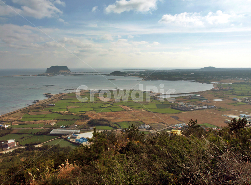 지미봉,오름,올레21코스,올레,제주,성산일출봉,바다,마을,전원,제주도,jeju,jeju island,시골,마을,풍경,landscape,country,rural,town,land,땅,outdoors,옥외,nature,자연,water,물,sea,ocean,대양,shoreline,해안선,scenery,경치,coast,연안