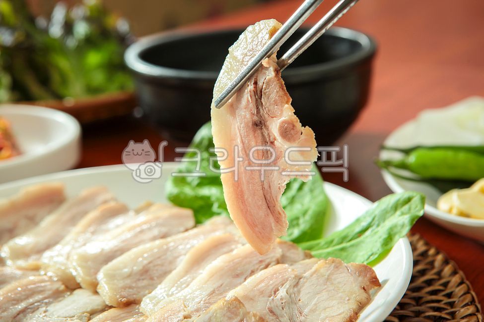 market food,Bossam,pork,boiled pork,Sundaeguk,Pork soup and rice,Korean food,Traditional food,cooking,delicacy,Bossam Boiled Pork,Korean cuisine,restaurant,Boiled Pork,food,head fish,Sundae Gukbap,meal,market,head meat,meat,Boiled Pork Bossam,traditional 