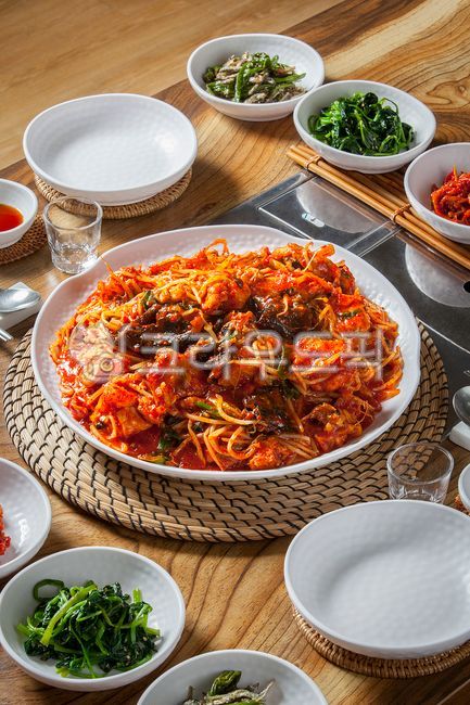 Agujjim,Agujjim,steamed dish,seafood stew,steamed fish,seafood,aquatic products,bean sprouts,mitodeok,Korean food,food,agu,agu,restaurant,seasoning,sauce,seasoning sauce,agujjim sauce,agujjim sauce,eating show,meal,food,cooking,Kore