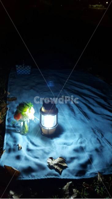 캠프,캠핑,라이트,빛,푸른,푸름,가을밤,밤,돗자리,물결,낙엽,camp,camping,light,blue