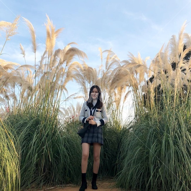 웃는여자,이쁜여자,갈대밭,팜파스,태안여행,치마,패션,감성,포즈,분위기,girl,model,수줍음,모델,얼굴표정,lady,감정표현,기분,feeling