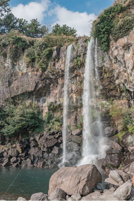 제주도,정방폭포,폭포,자연,풍경,제주,섬,바다,korea,waterfall,자연,풍경,nature,landscape,한국자연풍경,한국자연경관,korea nature landscape,제주도,jeju,jeju island,outdoors,옥외,water,물,river,강