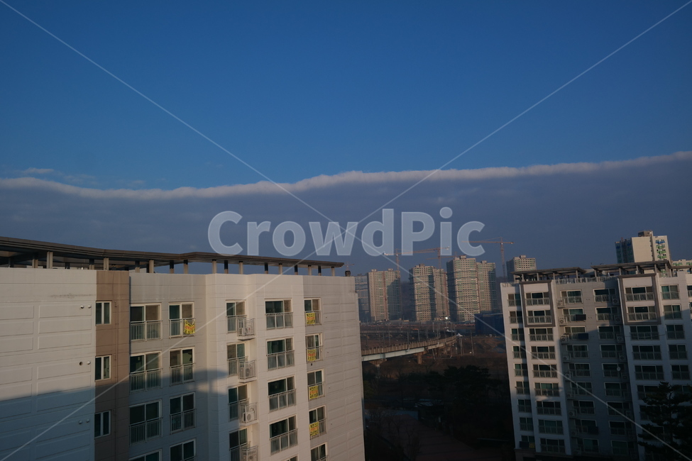 구름,하늘,단지,마을,푸른하늘,파도,도시,풍경,city,landscape,한국도시풍경,한국도시경관,korea cityscape,building,건물,high rise,고층 건물,시티,town,urban,어반,apartment building,아파트,office building,사무실 건물