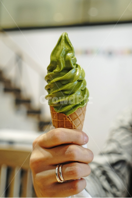아이스크림,녹차,말차,icecream,아이스크림콘,콘,디저트,dessert,음식,food,디저트,간식,후식,dessert,snack