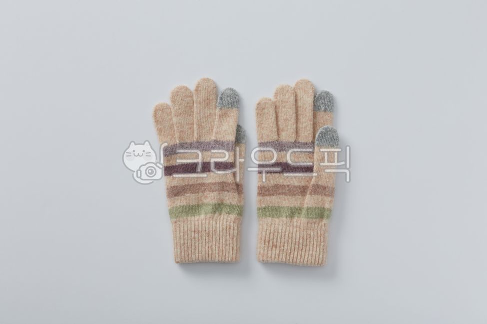 studio,hand gloves,winter,still life,white background,inside,Gloves,prop,stripe,season,handmade,cold weather,woolen yarn,hand,close up,product,Goods,Material,clothes,warm,comfy,fur gloves,stuff,fashion,cloth
