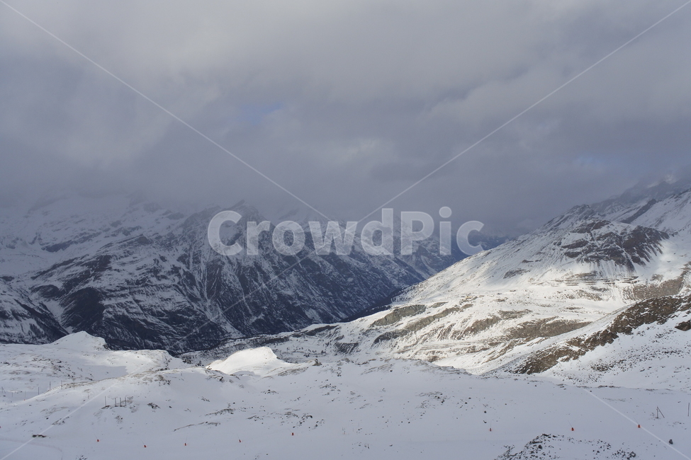 산,풍경,스위스,체르마트,설산,눈,겨울,하늘,구름,높은곳,swiss,zermatt,고르너그라트,switzerland,snow,winter,sky,mountain,climb,cloud,겨울,계절,winter,season,자연,풍경,nature,landscape,outdoors,옥외,glacier,빙하,mountain range,산맥