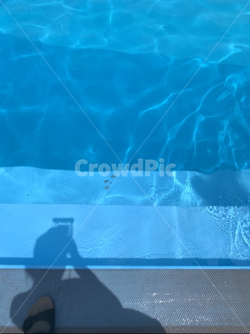 스파,수영장,풀,산,운치,물,물결,파랑,블루,워터파크,야외,야외수영장,물놀이