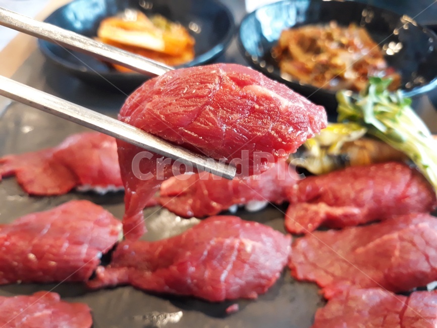 육회,초밥,고기,sushi,음식,육사시미,한식,일식,food,beef,음식,식재료,요리,food,cook,meal,dishes,food reserves,일식,일본음식,일본요리,Japanese food,Japanese dishes,Japanese meal,Japanese cook