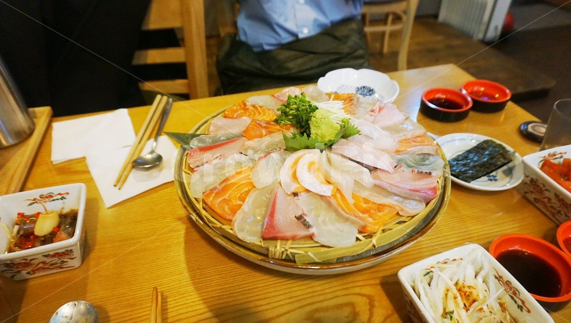 회,모듬회,모둠회,제철회,사시미,제철생선,안주,술안주