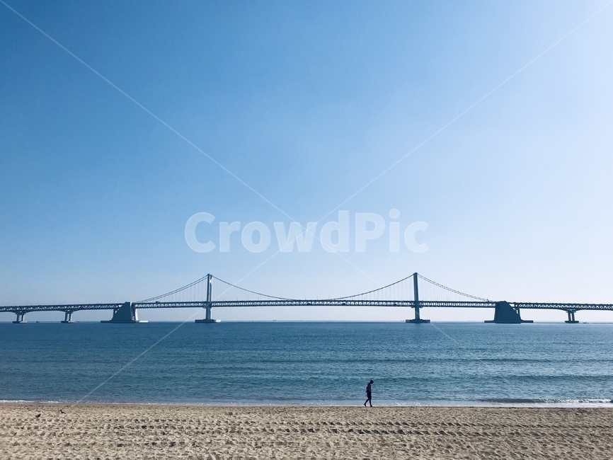 human,인간,person,사람,바다,해변,백사장,광안대교,부산,광안리,다리,bridge,해변,바다,beach,sea