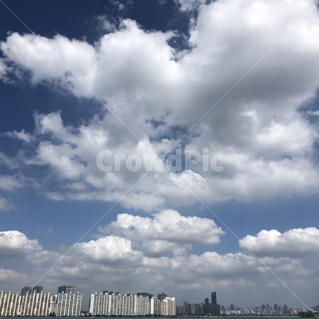 sky,cloud,blue,city,Cloudy