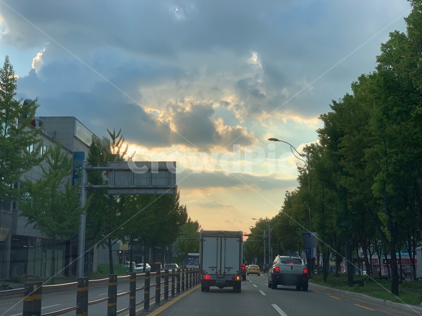 배경,감성,햇빛,도로,교통,road,transportation,하늘,구름
