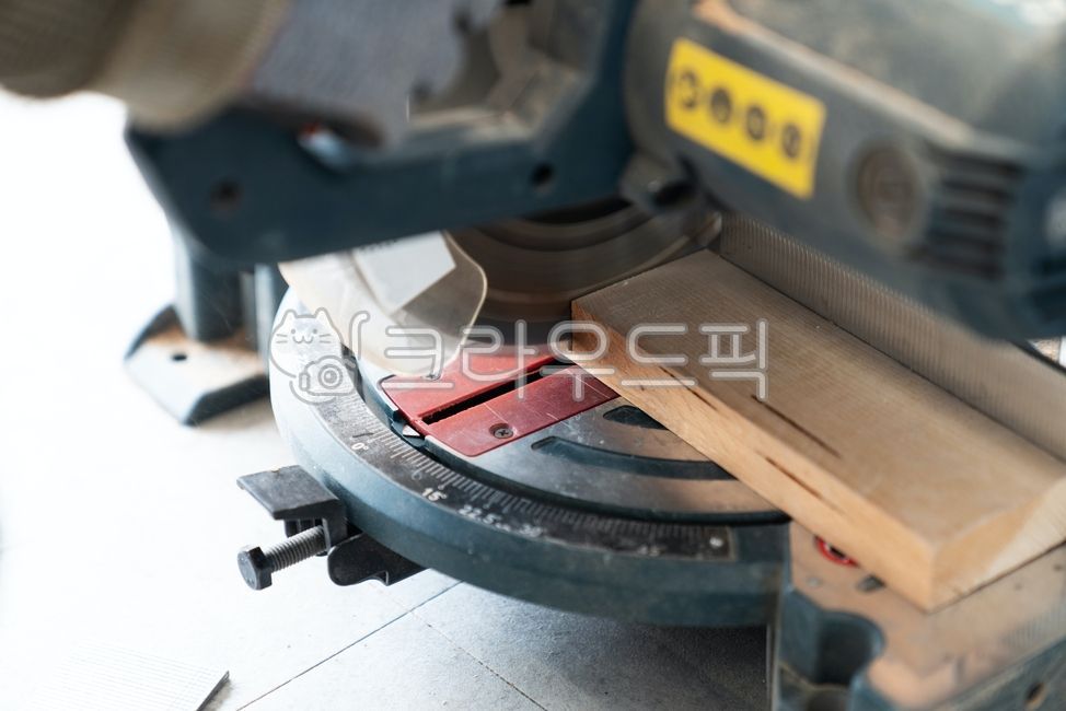 cut,work,cutter,high speed cutting machine,construction,wood,tool