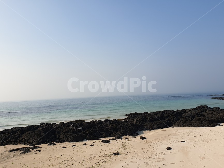 풍경,제주도,제주,바다,바닷가,현무암,겨울,관광지,실외,파도,경치,하늘,해변,해수욕장