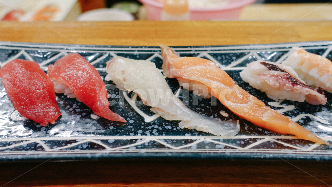 초밥,일식,저녁,식사,음식,음식,식재료,요리,food,cook,meal,dishes,food reserves,수산물,해산물,fishery products,seafood,일식,일본음식,일본요리,Japanese food,Japanese dishes,Japanese meal,Japanese cook