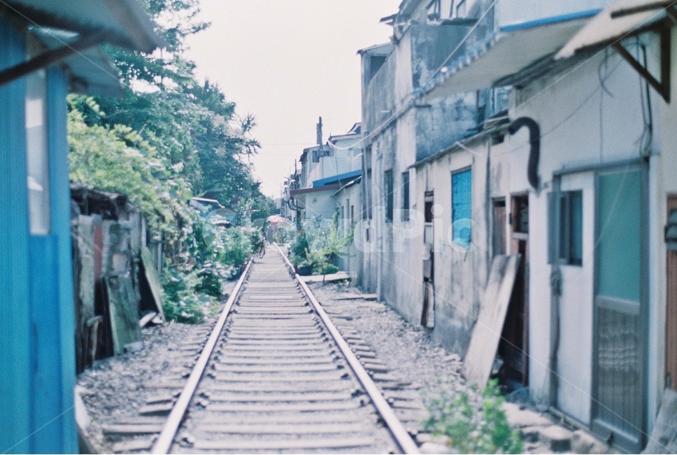 철길,철로,railroad,railway,철길마을,village,골목길,alley,감성,sensible,feeling,빈티지사진,빈티지느낌,빈티지감성,vintage,철도,transportation,교통,rail,레일,train track,기찻길