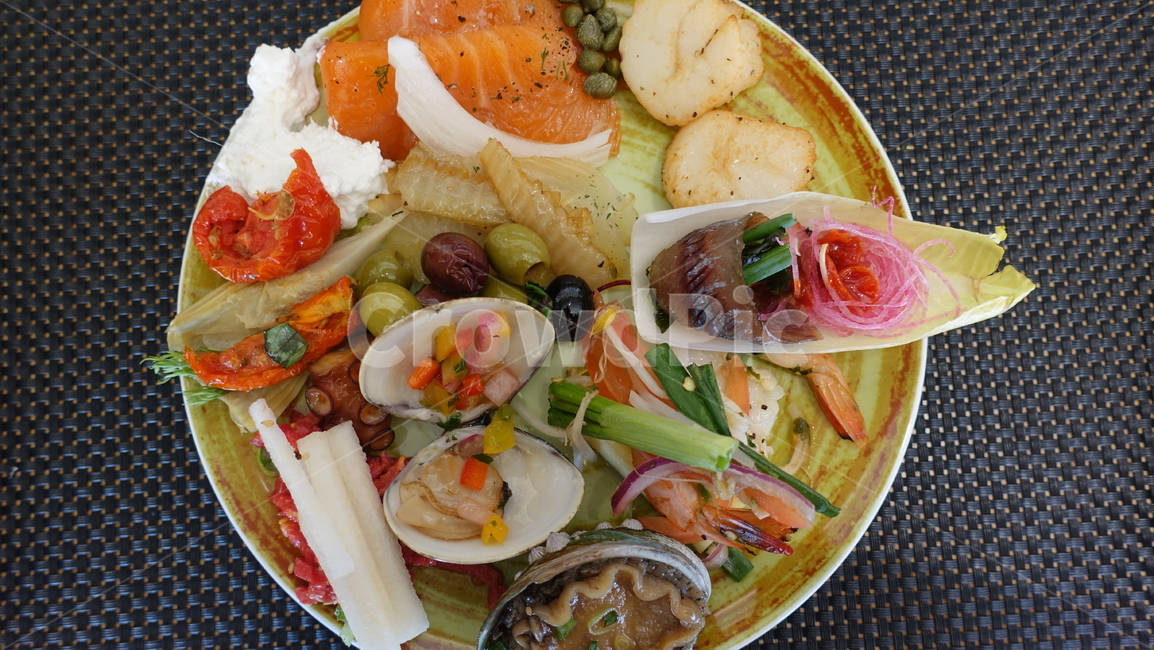 뷔페,food,buffet,핑거푸드,fingerfood,meal,dish,식사,plate,접시,과메기,조개,관자,육회,연어,치즈,토마토,음식,식재료,요리,food,cook,meal,dishes,food reserves