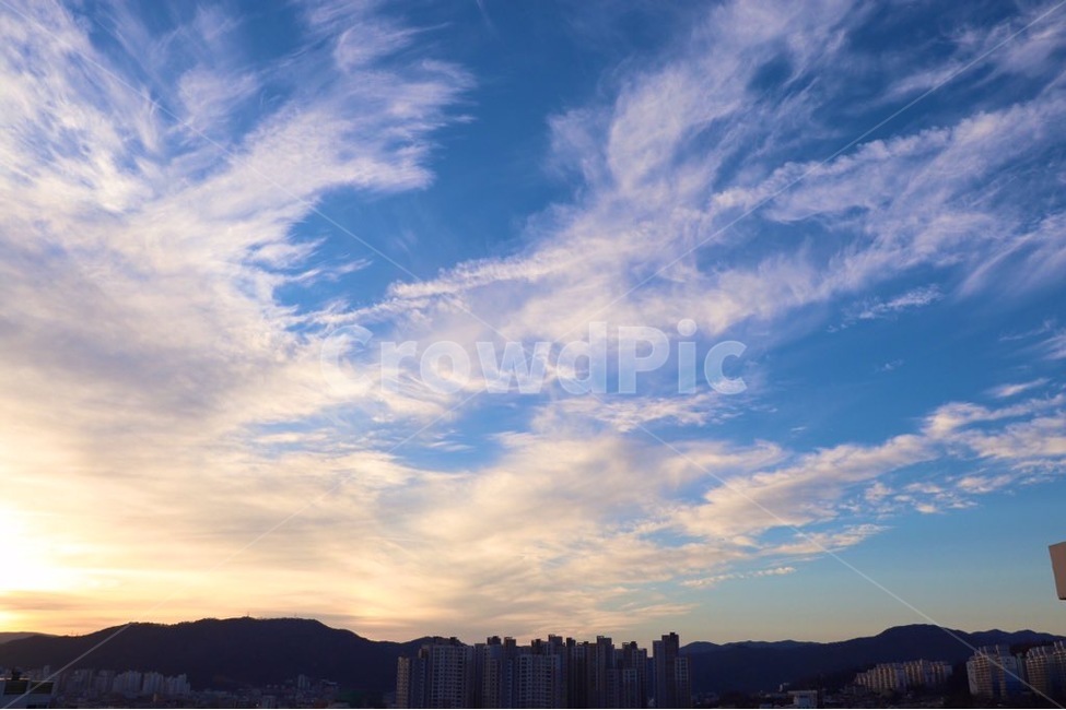 nature,자연,outdoors,옥외,건물,building,하늘,계절,감성사진,감성,색상,색채,채도,풍경,색감,경치,조화