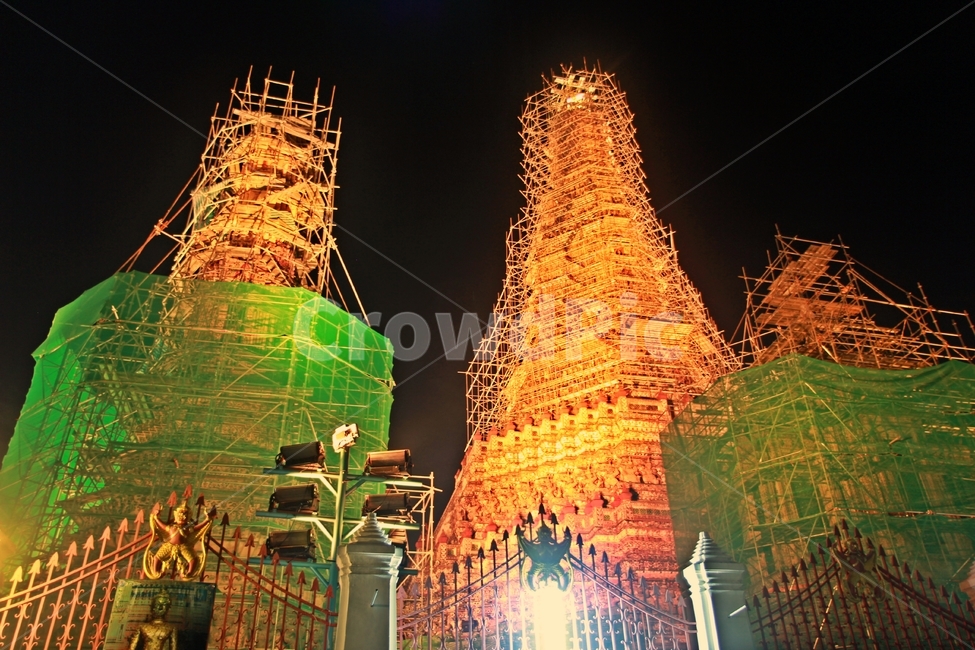 방콕,왓아룬,방콕야경,bangkok,watarun,야경,밤,풍경,nightscape,night,landscape,랜드마크,landmark,tourist attraction,해외,외국,세계,foreign,oversea,world,세계랜드마크,해외랜드마크,외국랜드마크,world landmark,world tourist attraction,건축물,건물외관,exterior,building,structure,architecture,construction,건물,steeple,뾰족한 탑,tower,탑,spire,첨탑,city,시티,town,도시,urban,어반