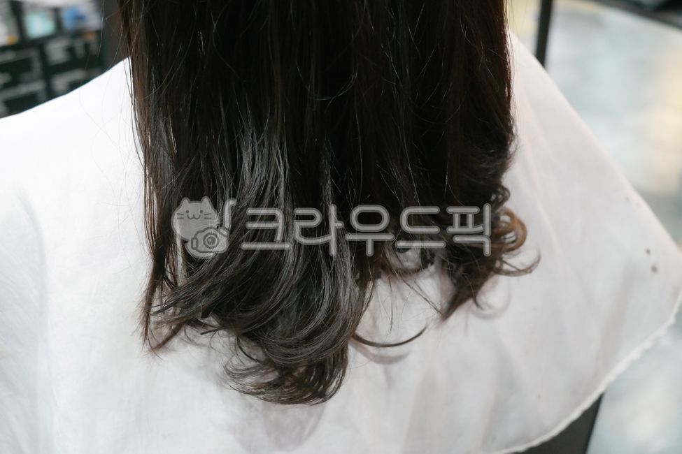 shampoo,treatment,curl,beauty,perm,back,head,beautiful,hair texture,hair,hairdresser,female,human,Salon,Polish,long hair,shine,Perm,person,hair style,hair shop,fashion