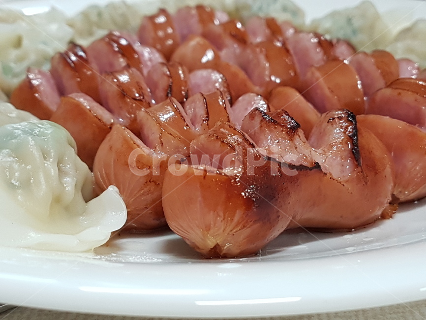 소세지,안주,야식,만두,자취요리,sausage,sidedish,고기,분홍색,pink,greasy,음식,식재료,요리,food,cook,meal,dishes,food reserves