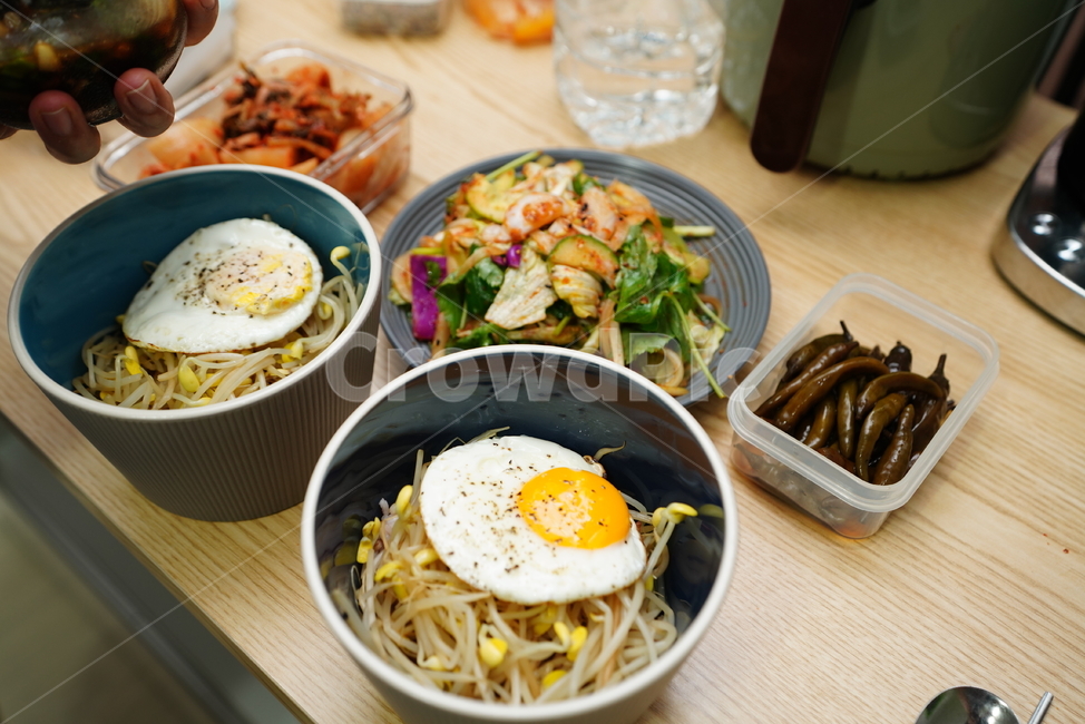 집밥,계란,후라이,콩나물밥,야채,식사,먹거리,음식,한식,식기,그릇,나물,무침,한식,한국음식,한국요리,korean food,korean dishes,korean meal,korean cook