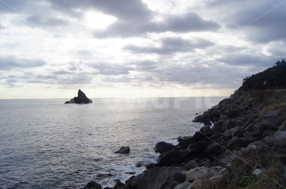 울릉도,바다,시원함,겨울바다,섬,자연,풍경,nature,landscape,outdoors,옥외,land,땅,water,물,shoreline,해안선,ocean,대양,sea