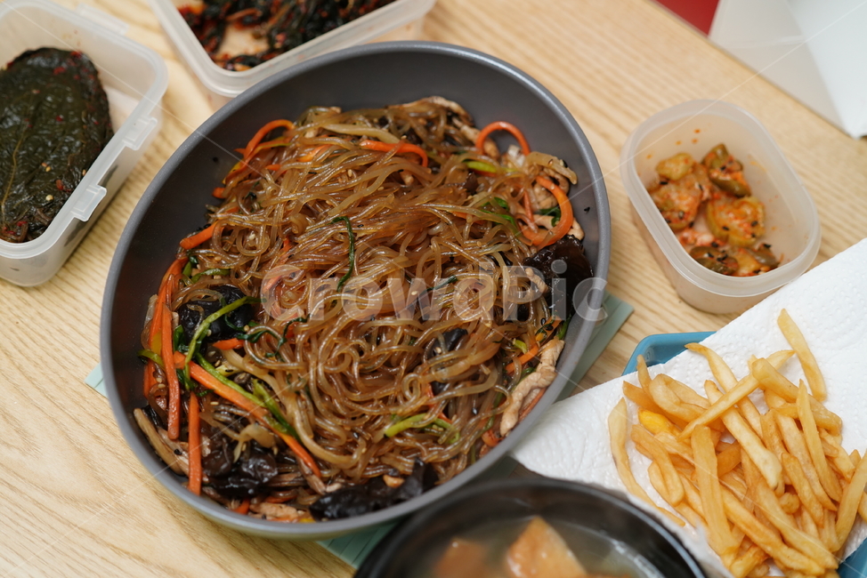 음식,푸드,한식,집밥,잡채,오뎅,어묵,국물,뚝배기,먹거리,간식,감자튀김,감자,음식,식재료,요리,food,cook,meal,dishes,food reserves