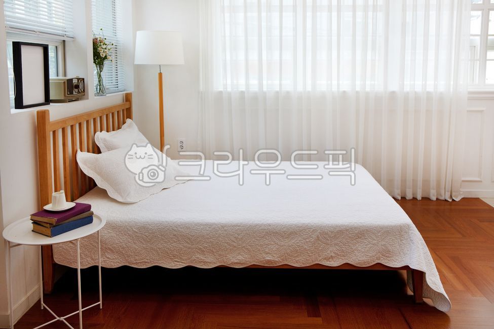 studio,bed,inside,interior light,space,furniture,modern architecture,marble floor,wood,modernarchitecture,lighting,stand light,one room,light,plant,interiordesign,indoor,curtain,woodfloor,rentalstudio,interior,bedding,pot,marblemadak,living room,Rental St