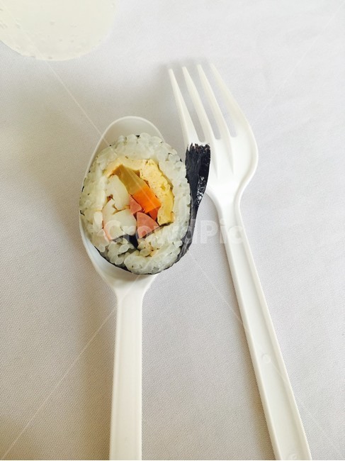 food,한식,김밥,kimbop,decoration,simple,fork,spoon,미니멀리즘,음식,식재료,요리,food,cook,meal,dishes,food reserves,한식,한국음식,한국요리,korean food,korean dishes,korean meal,korean cook