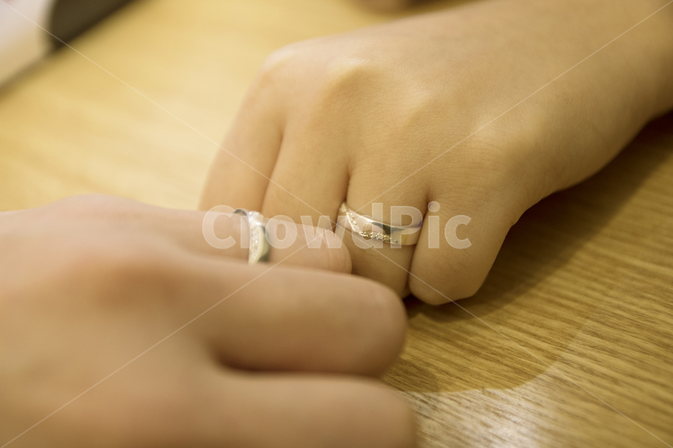 커플링,커플반지,반지,결혼반지,커플,손,반지손,손반지,couplering,couple,범인,사람,인물,인간,human,person,신체일부,몸,body,연인,커플,사랑,lover,couple,결혼,혼례,웨딩,wedding,marriage,marry,기념일,축하,anniversary,congratulation,celebrate,celebration
