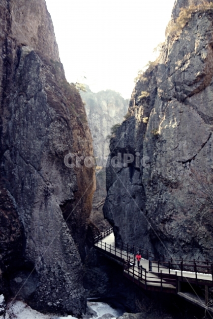 주왕산,암벽,데크길,암벽사잇길,웅장함과소로,자연,풍경,nature,landscape,cliff,낭떠러지,outdoors,옥외
