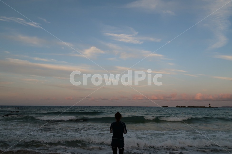 뒷모습,바다,수영,해질녘,아련함,파도,sea,해변,바다,beach,sea,사람,인물,인간,human,person,여성,여자,woman,female,lady,인물실루엣,사람실루엣,character silhouette,human silhouette,여행,휴가,traveling,vacation,trip,nature,자연,ocean,대양,outdoors,옥외,water,물