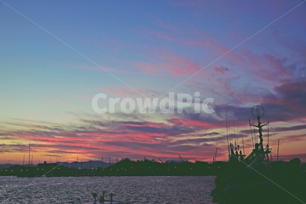 저녁노을,항구,부둣가,구름,하늘,sunset,port,silhouette,cloud,sky,boat,자연,풍경,nature,landscape,실루엣,그림자,silhouette,shadow,색깔,색상,색채,색감,color sense,color sensitivity,feeling of color,outdoors,옥외