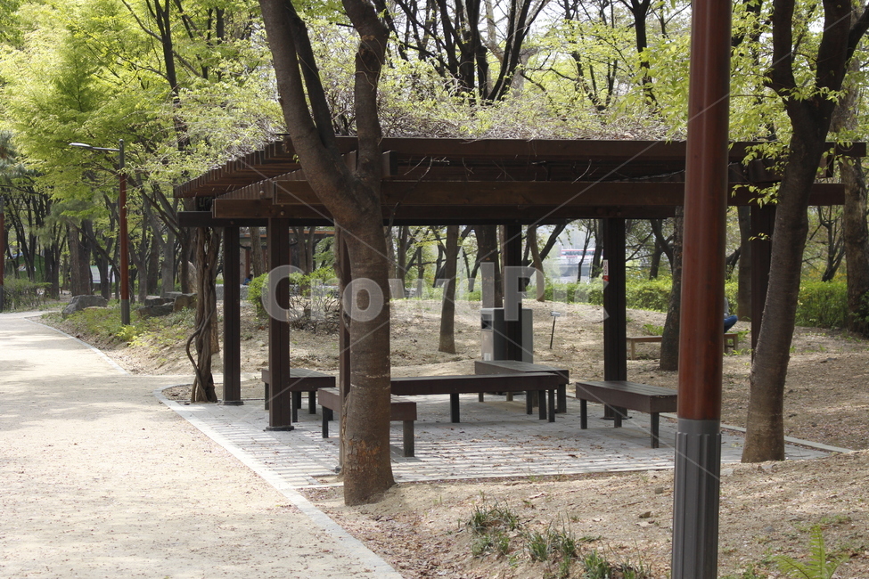 공원,쉼터,의자,휴식공간,공원안