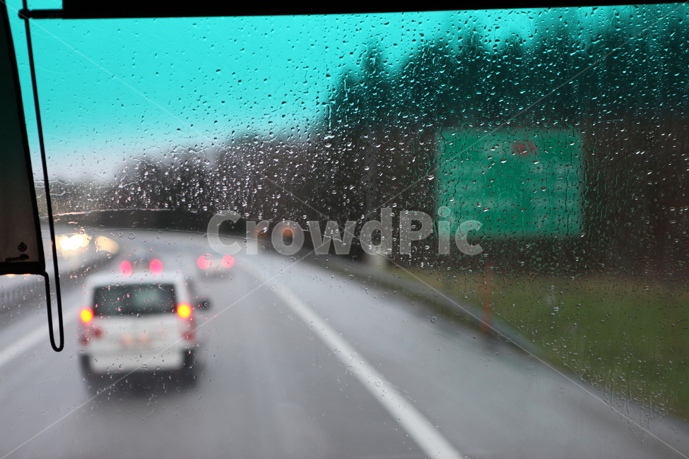 차창,빗방울,고속도로,자동차,이정표,비,비오는날,rain,rainy,교통,교통수단,traffic,transportation,road,도로,freeway,고속 도로,highway
